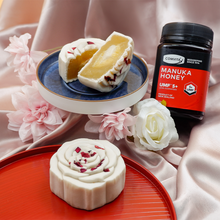 Load image into Gallery viewer, Early Bird Special: Comvita Honey Dreams Mooncake Gift (Box of 4)