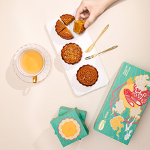 Load image into Gallery viewer, [Pre Order] Nuts &amp; Berries Mānuka Mooncakes Gift Set
